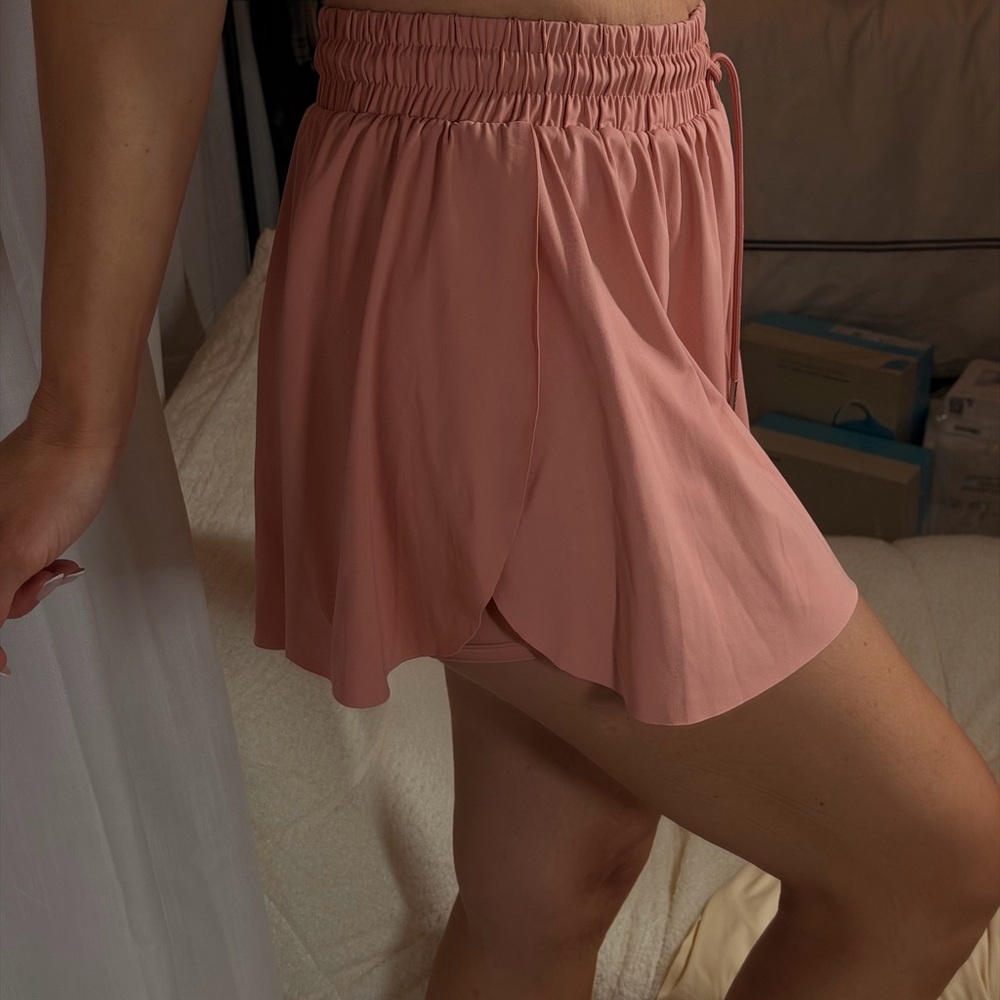 Dusty pink high rise skort active. - Picture 3 of 8